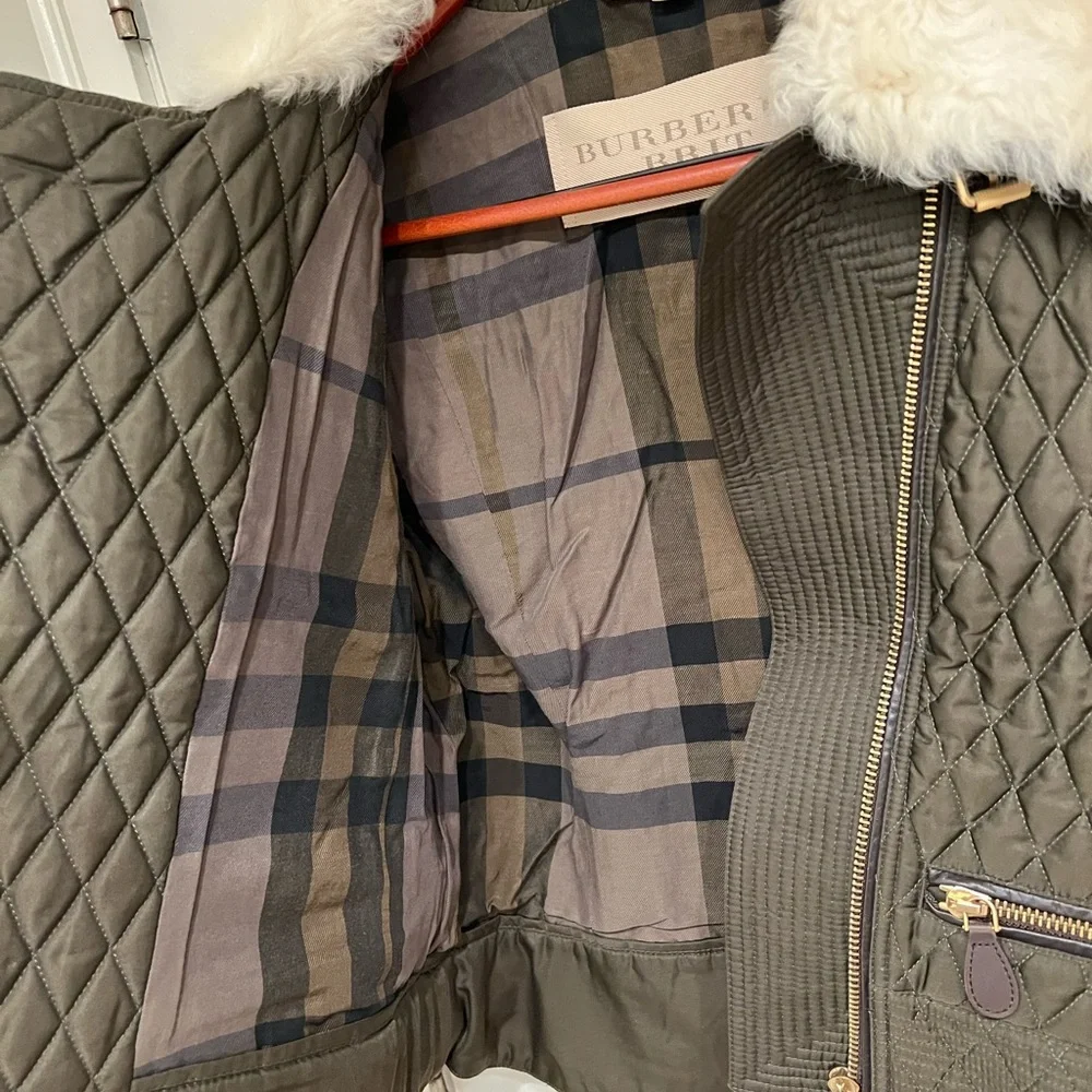 Burberry Olive Quilted Bomber Jacket with Cream Collar - Picture 3 of 7